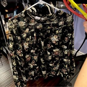 Aritizia/Wilfred beautiful blouse. Brand new basically